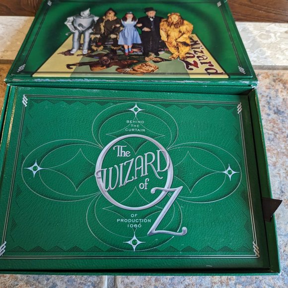 The Wizard of Oz 70th Anniversary Ultimate Collectors Edition # 112,907 Blu-Ray - Picture 4 of 10
